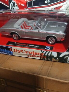 Pontiac GTO 1966 CONVERTIBLE Diecast 1/43 New RAY Silver
